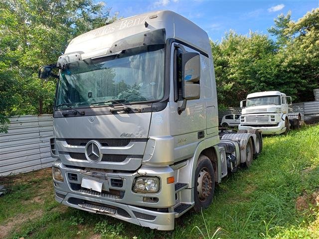 BENZ ACTROS 2546 LS 6x2 ANO 2010/2011