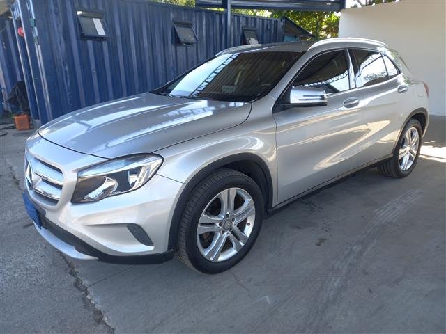 BENZ GLA 200 ADV FF ANO 2016/2017